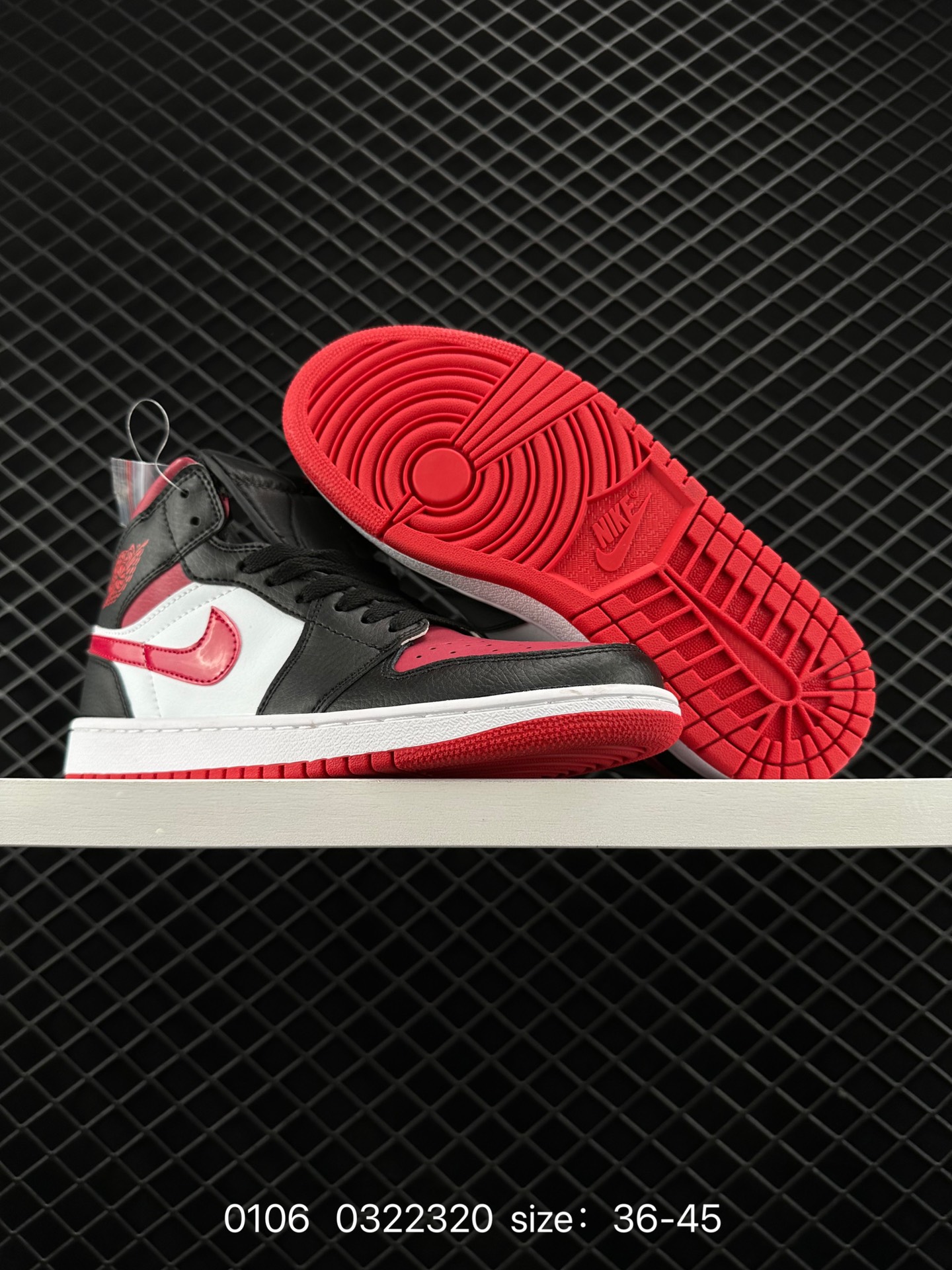 Nike Air Jordan 1 Retro High OG”Black/White“